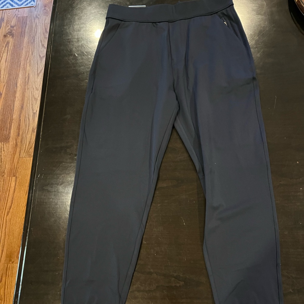 32 Degrees Men’s Tech Jogger Medium, Navy. NEW WITH TAGS!!!